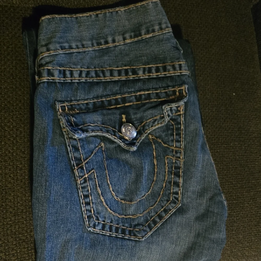 True Religion Blue Denim Wide-Leg Jeans with Embroidered Pockets - Picture 5 of 5